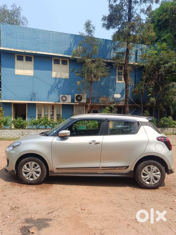 Maruti Suzuki Swift Vxi + Manual, 2023, Petrol