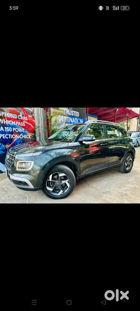 Hyundai Venue Turbo.