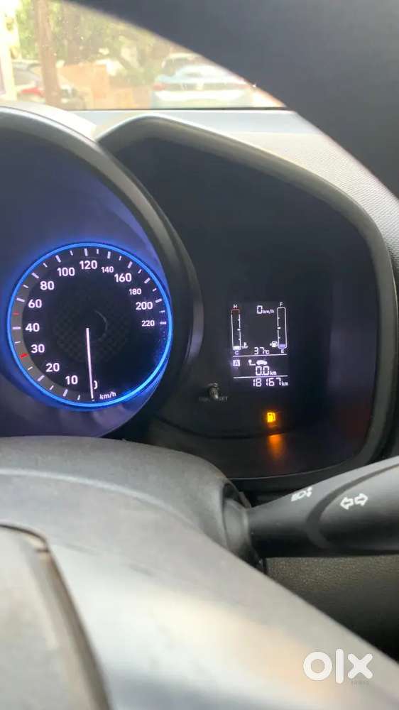 Hyundai Venue 1st Owner 2020 18000km Petrol Service Records