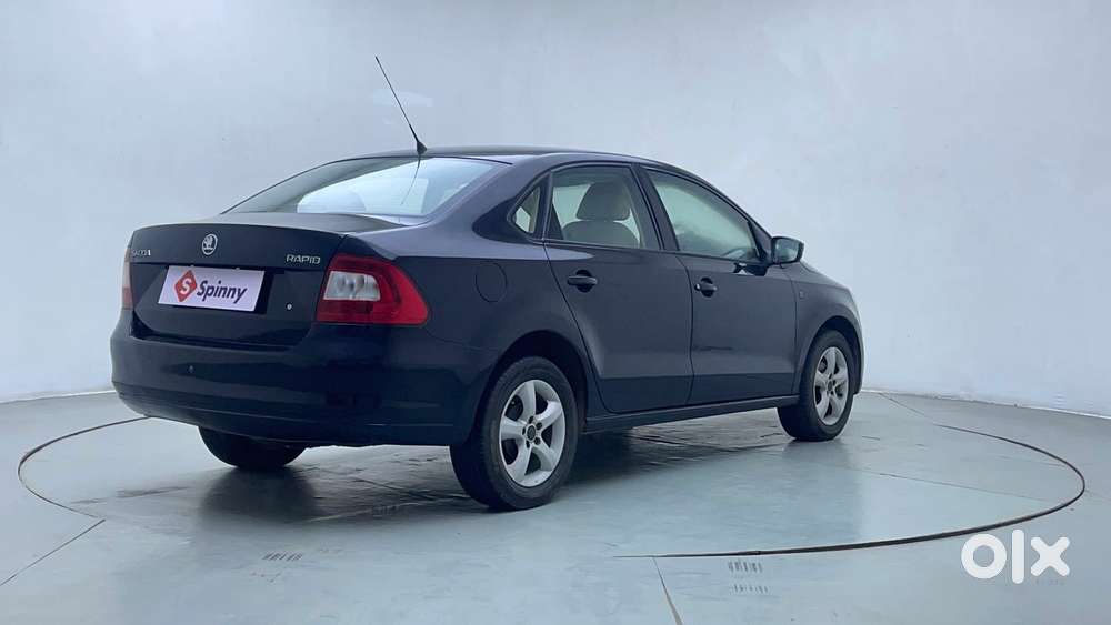 Skoda Rapid 1.6 Mpi Ambition, 2015, Petrol