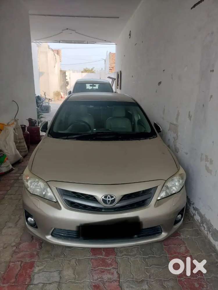 Toyota Corolla Altis 2013