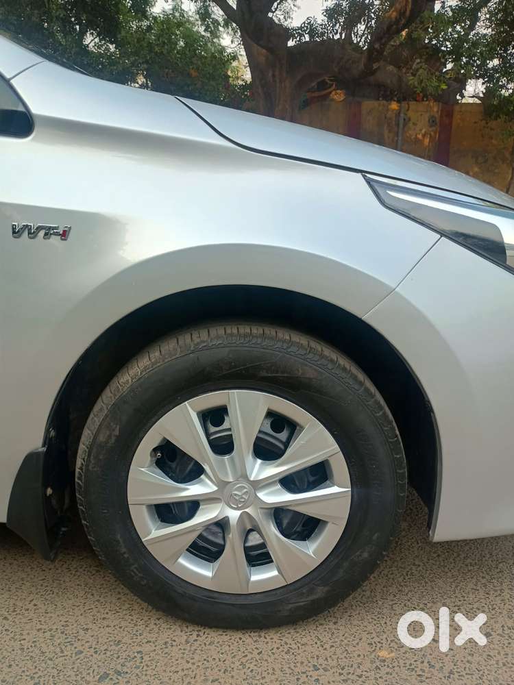 Toyota Corolla Altis 1.8 J, 2015, Petrol