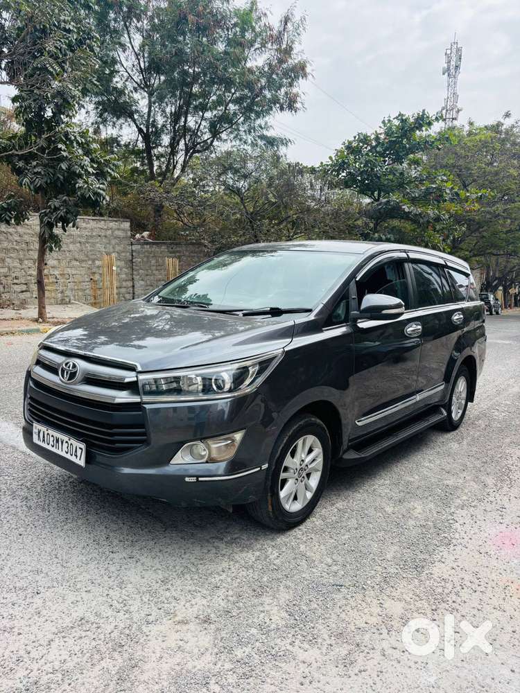 Toyota Innova Crysta 2.4 V 8 Str, 2016, Diesel