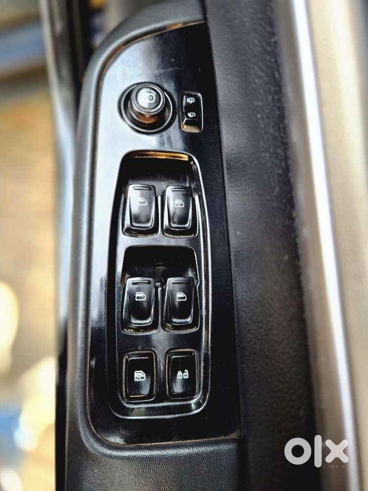 Mahindra Xuv700, 2025, Petrol
