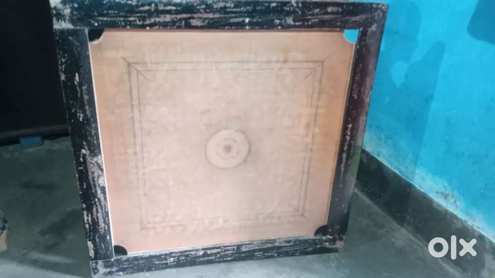 Carrom match board selling in best condition serious buyer massage pls