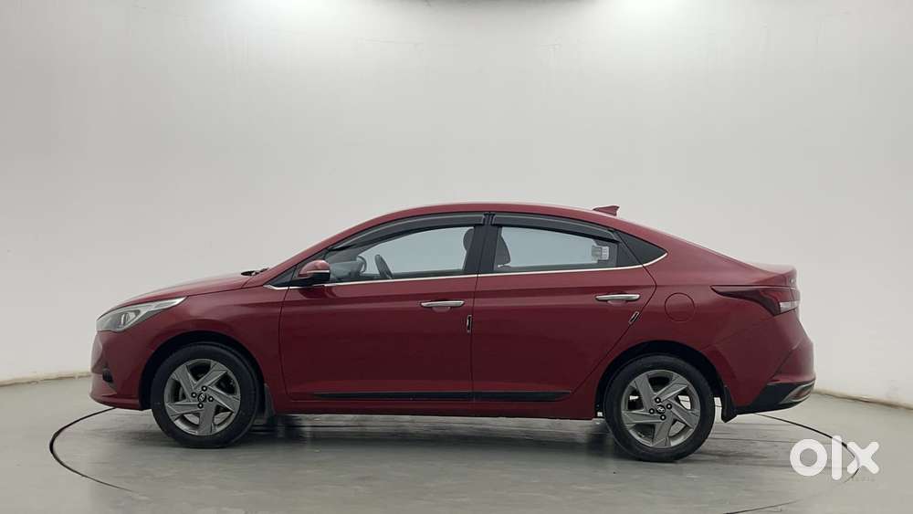 Hyundai Verna 1.5 Sx Ivt, 2022, Petrol