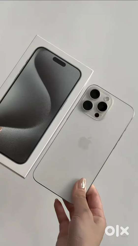 IPHONE 15PROMAX 256GB IN WHITE COLOUR TOP MODEL