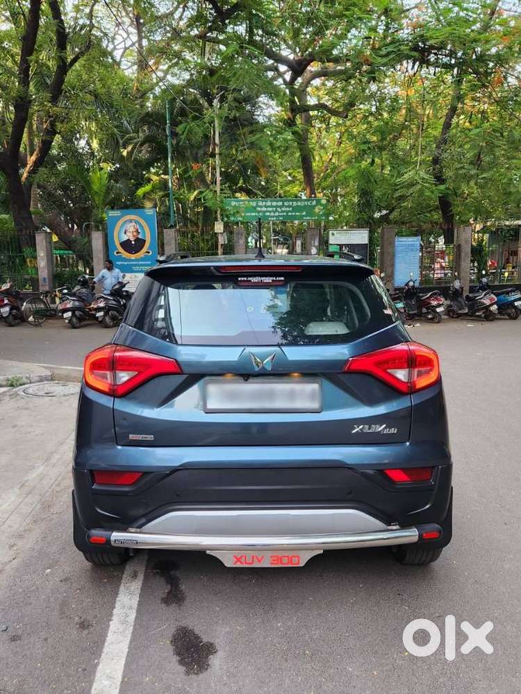 Mahindra Xuv300 1.2 W6 Amt Petrol, 2023, Petrol
