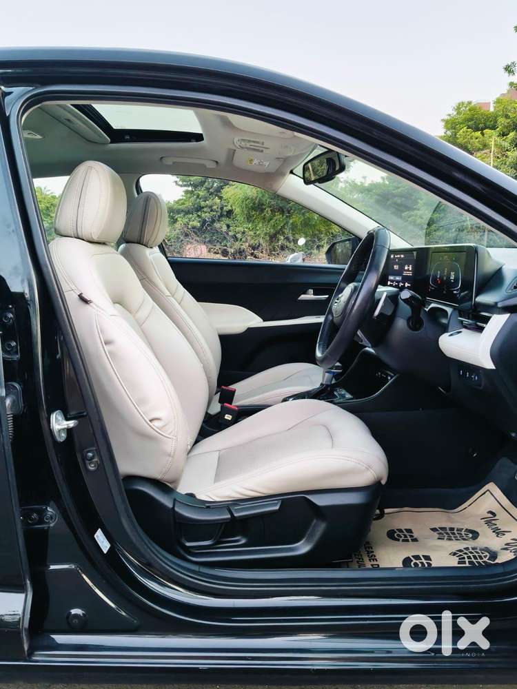 Hyundai Verna 1.5 Sx Vtvt Ivt, 2023, Petrol