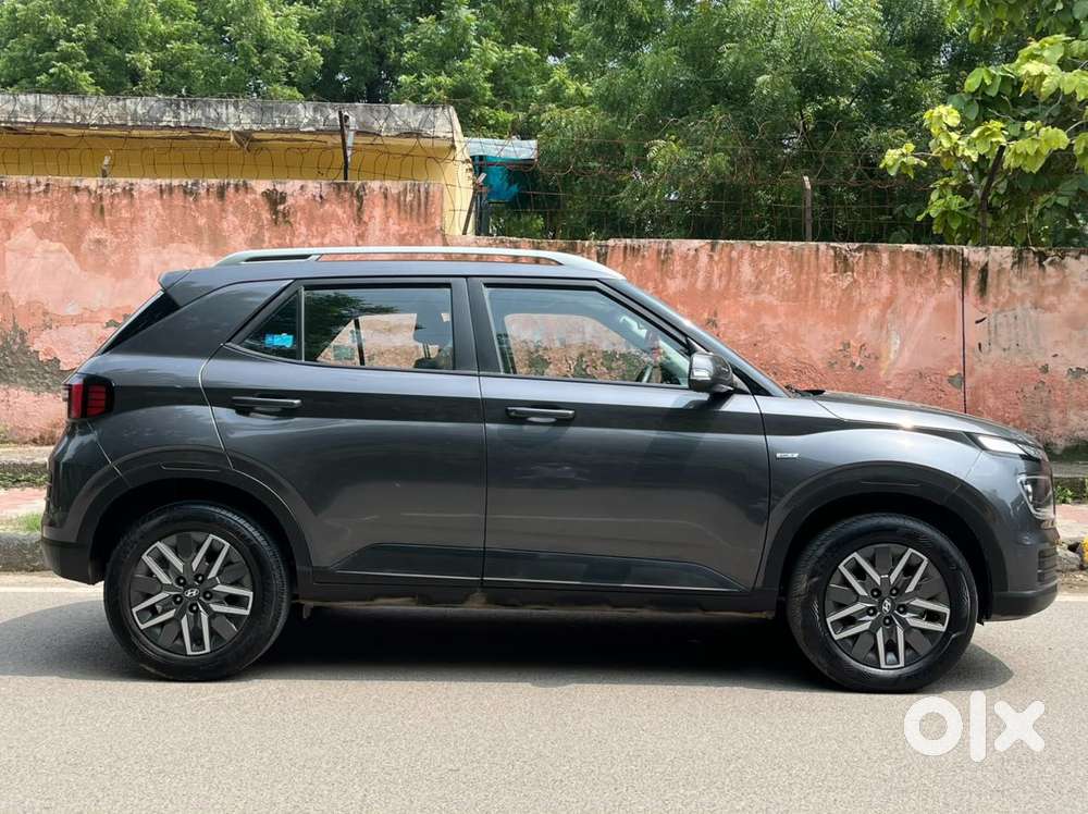 Hyundai Venue 1.0 S (o) Turbo Dct, 2023, Petrol