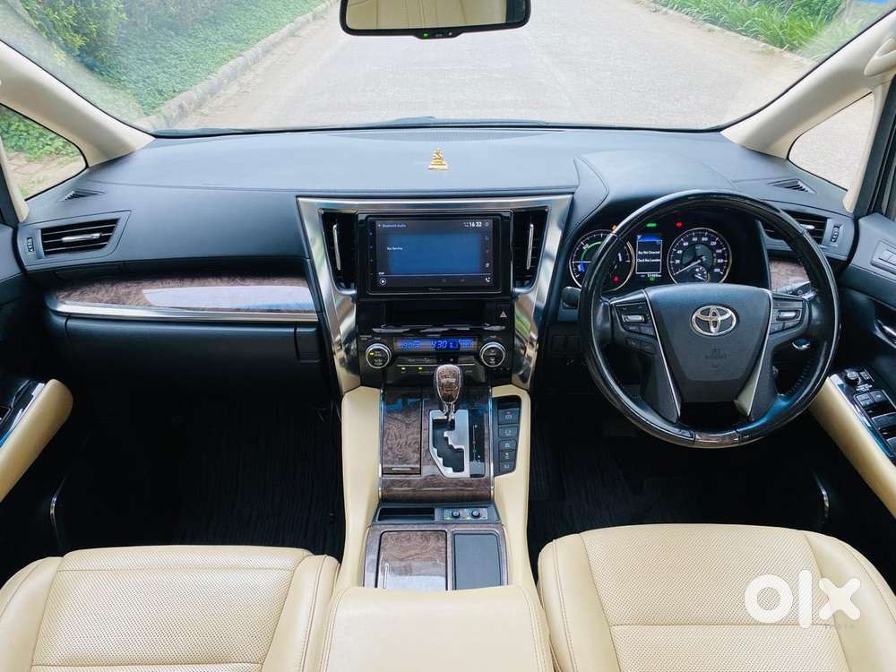 Toyota Vellfire Vip – Executive Lounge, 2022, Petrol