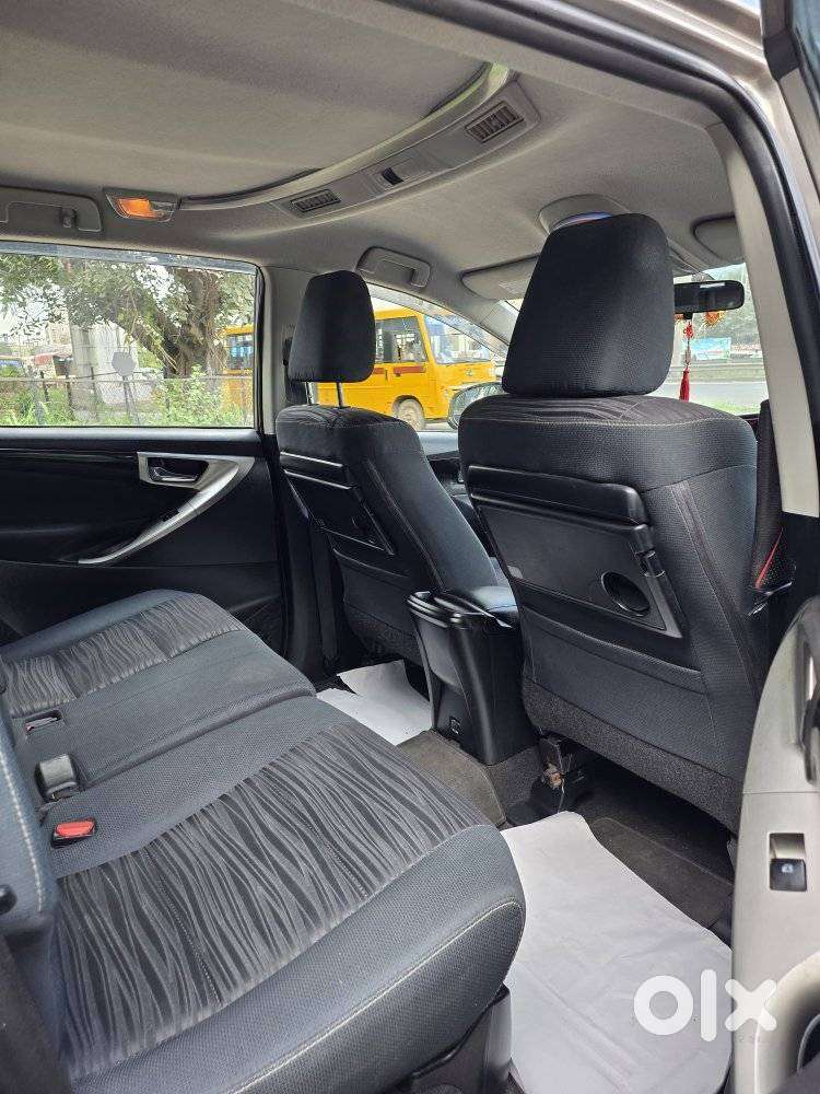 Toyota Innova Crysta 2.4 V 8 Str, 2016, Diesel