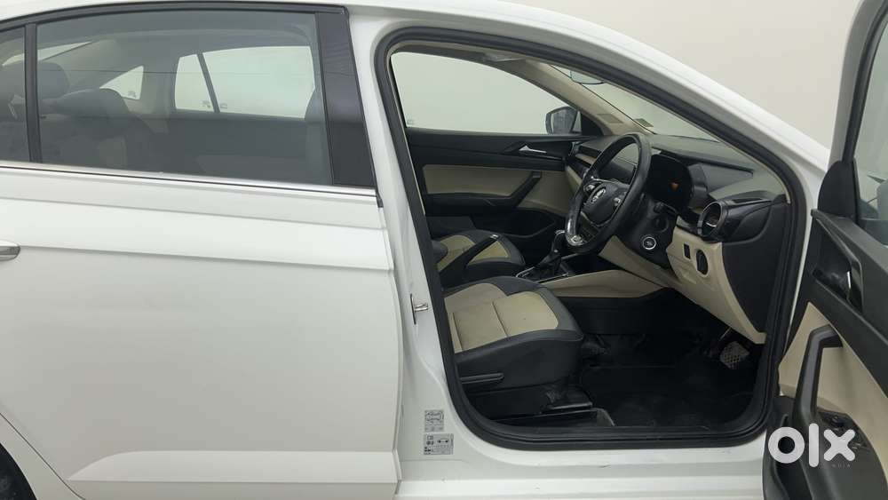 Skoda Slavia Style 1.0l Tsi At, 2022, Petrol