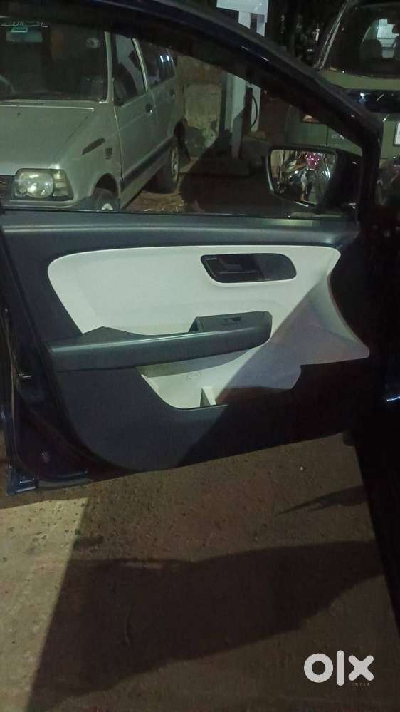 Tata Altroz Xm 1.2 Petrol Bs6 &ndash; 2024 Model