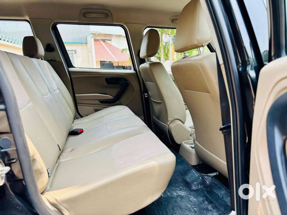 Mahindra Tuv 300 T6 Plus, 2017, Diesel