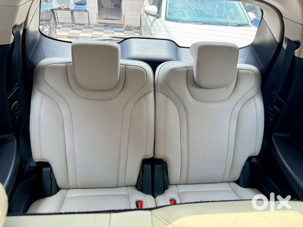 Mahindra Xuv700 2.2 Ax 7 Diesel Mt Luxury Pack Str, 2023, Diesel