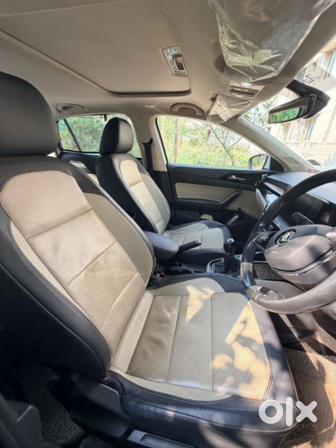 Skoda Slavia Style 1.0l Tsi Mt, 2023, Petrol