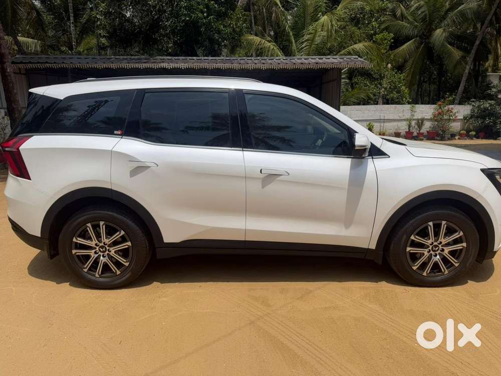 Mahindra Xuv700 2024 Diesel Well Maintained
