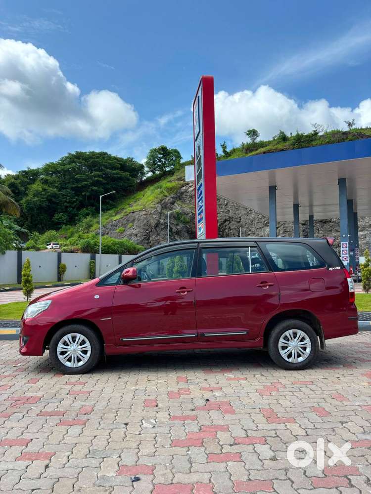 Toyota Innova 2012 Diesel 79000 Km Driven, Well Maintained