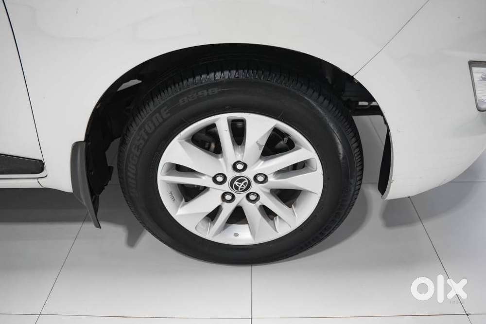 Toyota Innova Crysta 2.4 V 8 Str, 2016, Diesel