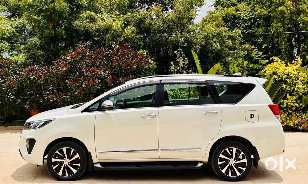 Toyota Innova Crysta [ ] 2.4 Zx At 7 Str, 2022, Diesel