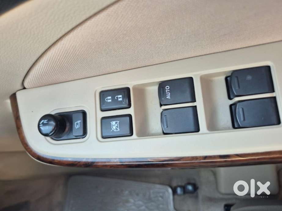 Maruti Suzuki Dzire 1.2 Zxi Amt, 2019, Petrol