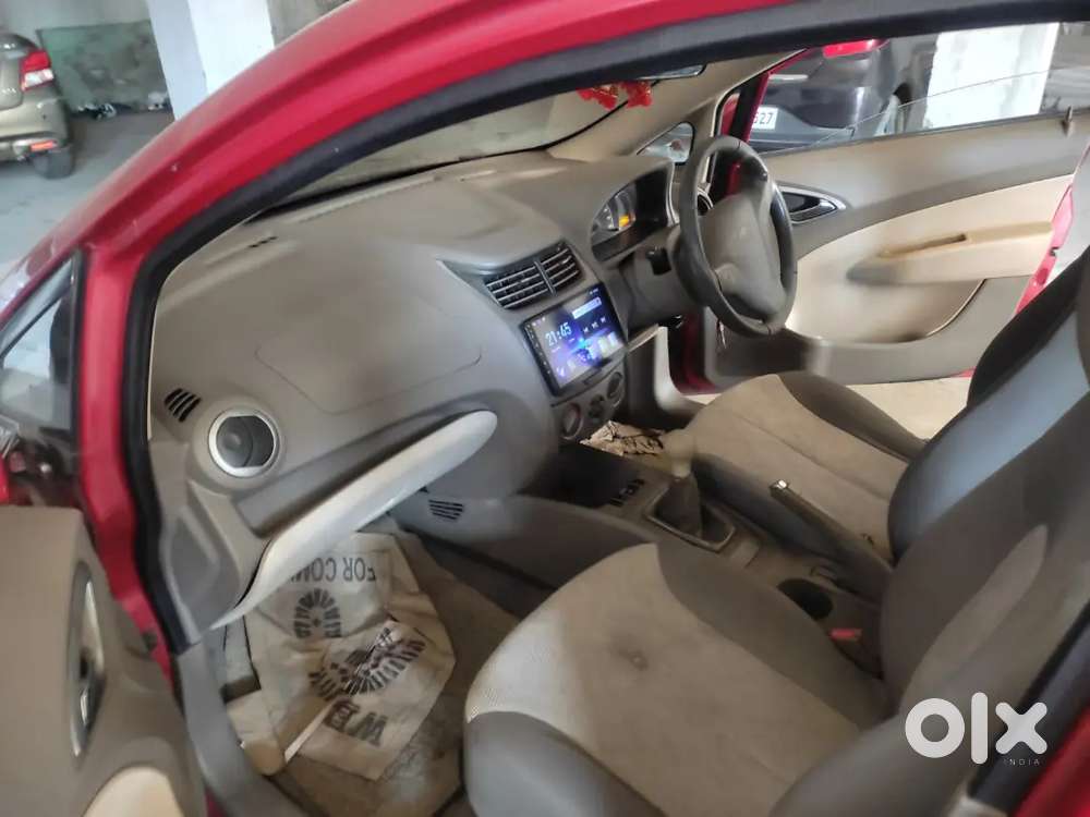 Power Steering
Power Windows (front & Rear)