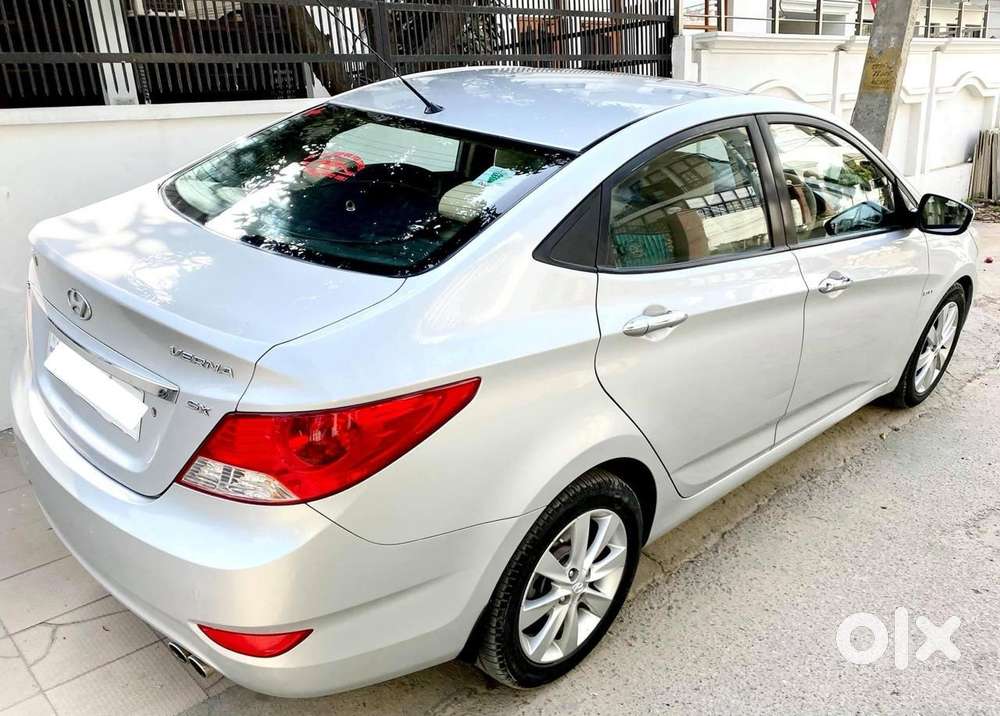 Hyundai Fluidic Verna 1.6 Vtvt Sx, 2011, Petrol
