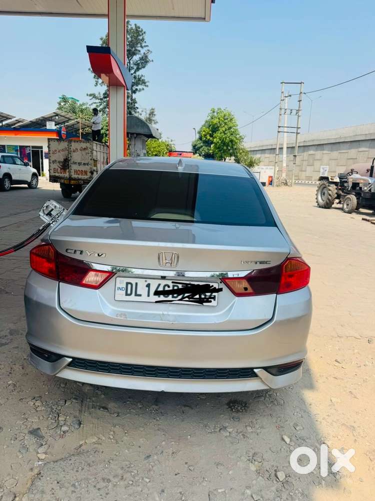Honda City 2018 Cng & Hybrids 46000 Km Driven With Service Record