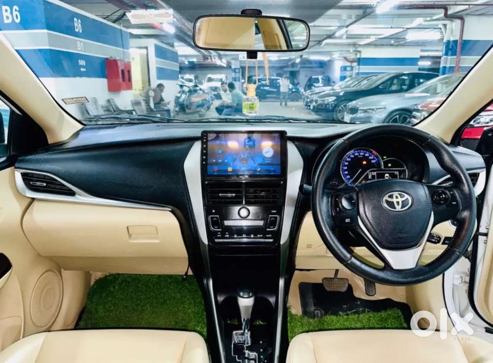 Toyota Yaris J Cvt, 2020, Petrol