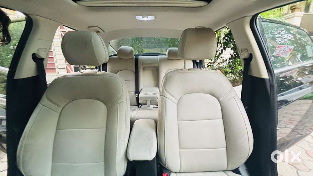 Hyundai New Verna Dec 2023 Black Petrol