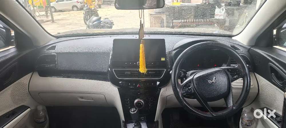 Mahindra Xuv 3xo 2025 Petrol 12633 Km Driven