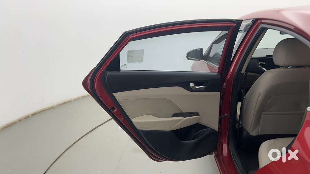 Hyundai Verna 1.5 Sx Ivt, 2022, Petrol