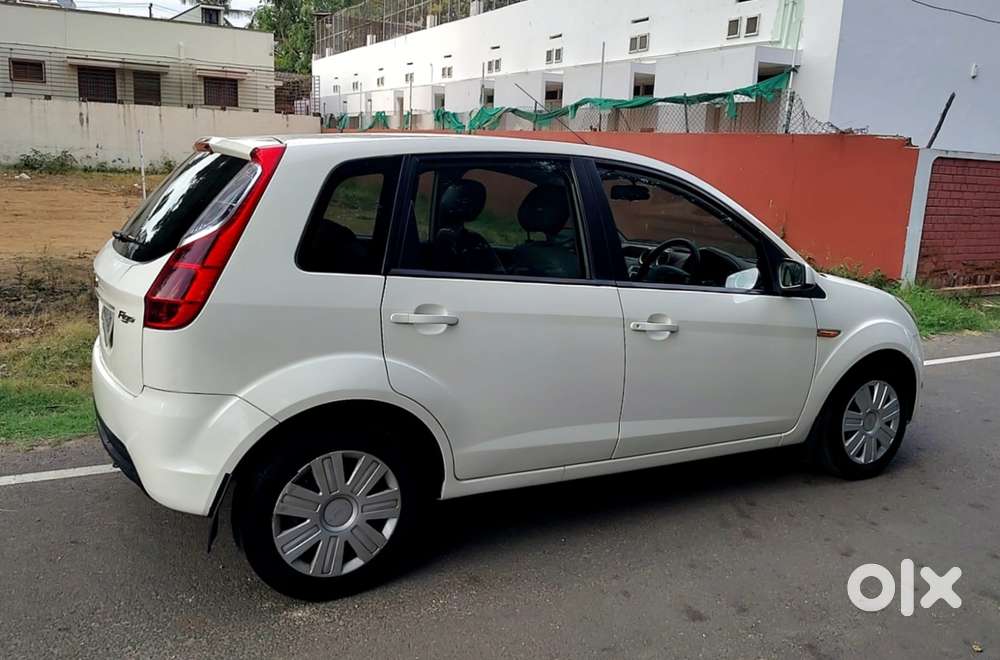 Ford Figo Petrol Zxi, 2010, Petrol