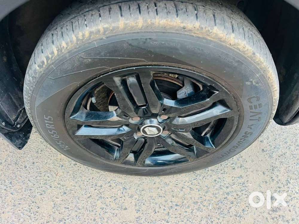 Renault Triber Rxz, 2022, Petrol