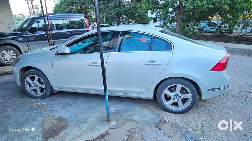 Volvo S60 D5 2012 ( Read Discription )