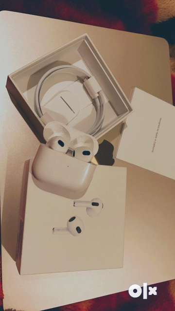 4 Months Old Apple Airpods 3RD GENERATION For sale. Accessories