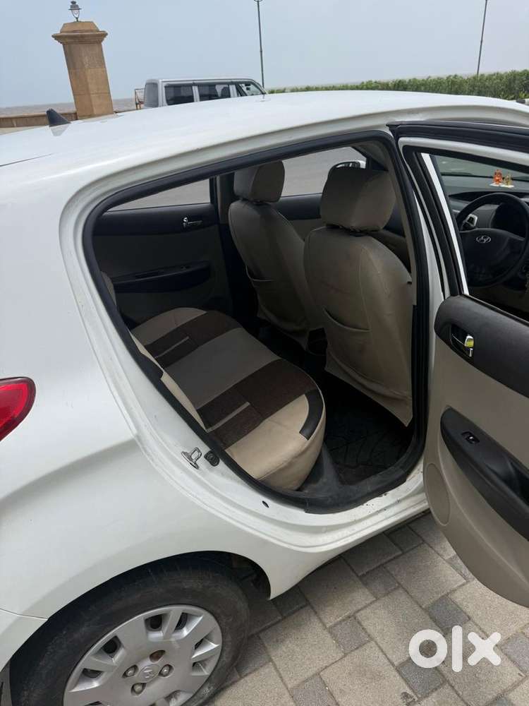 Hyundai I20 Magna Petrol 2012