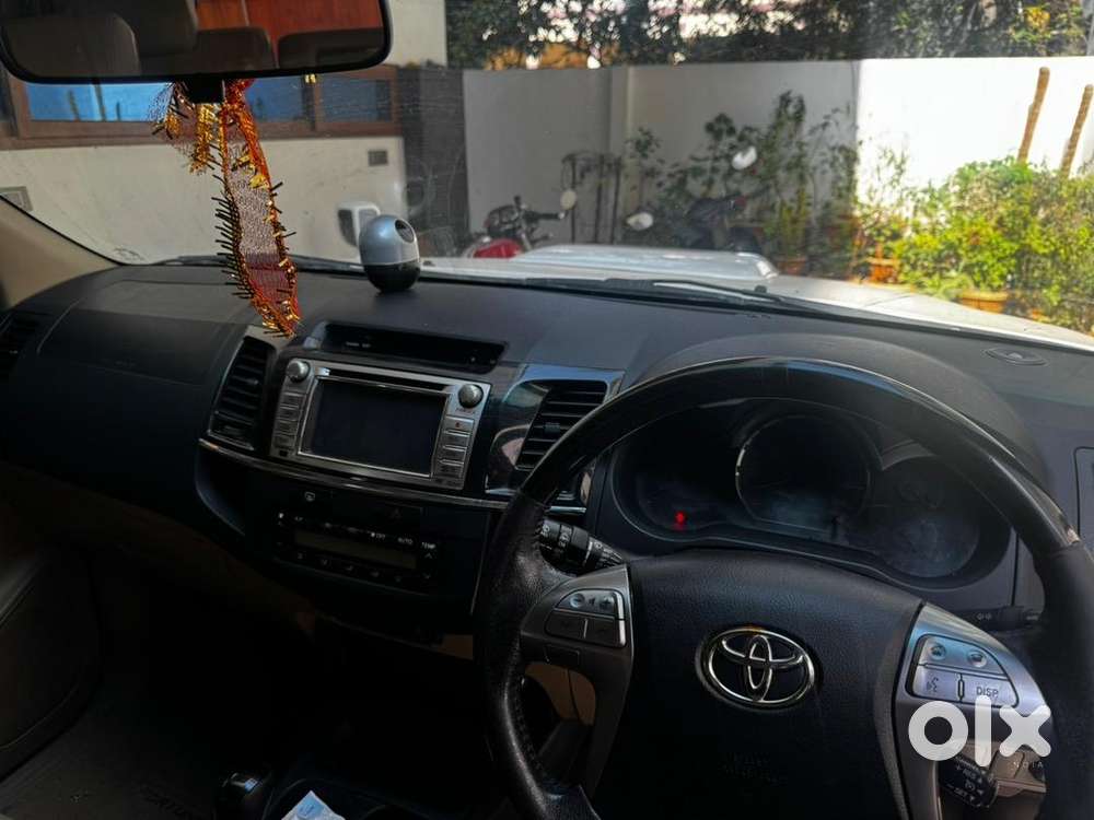 Toyota Fortuner 2015 Diesel 130000 Km Driven