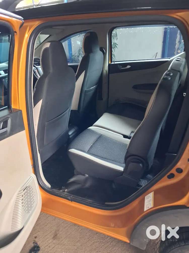 Renault Triber Petrol Amt 2022 Dual Tone