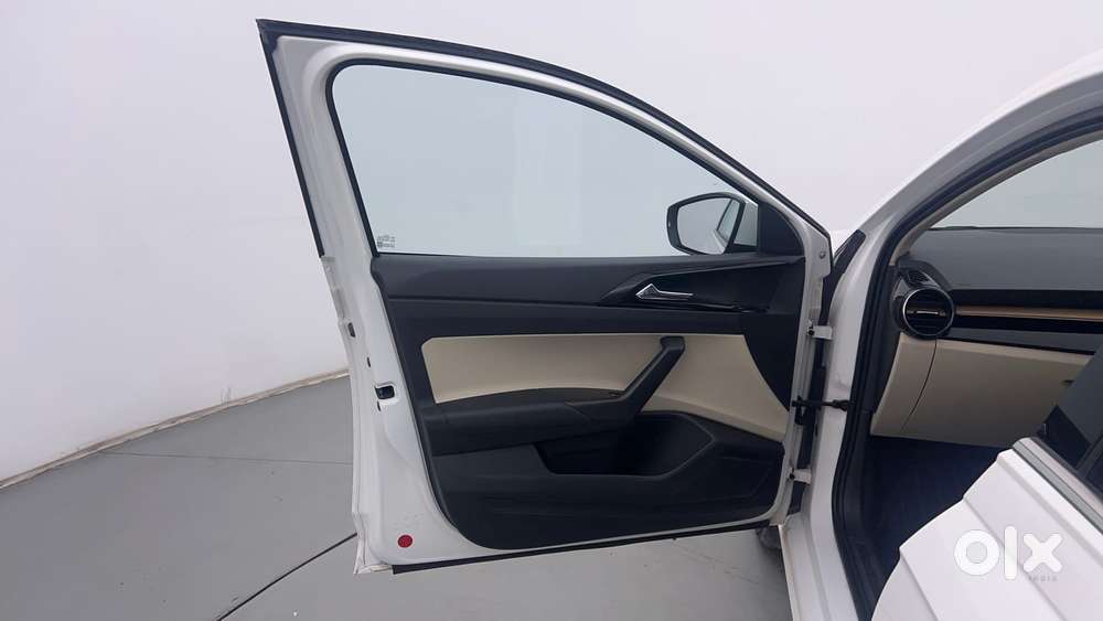 Skoda Slavia Style 1.0l Tsi Mt, 2022, Petrol