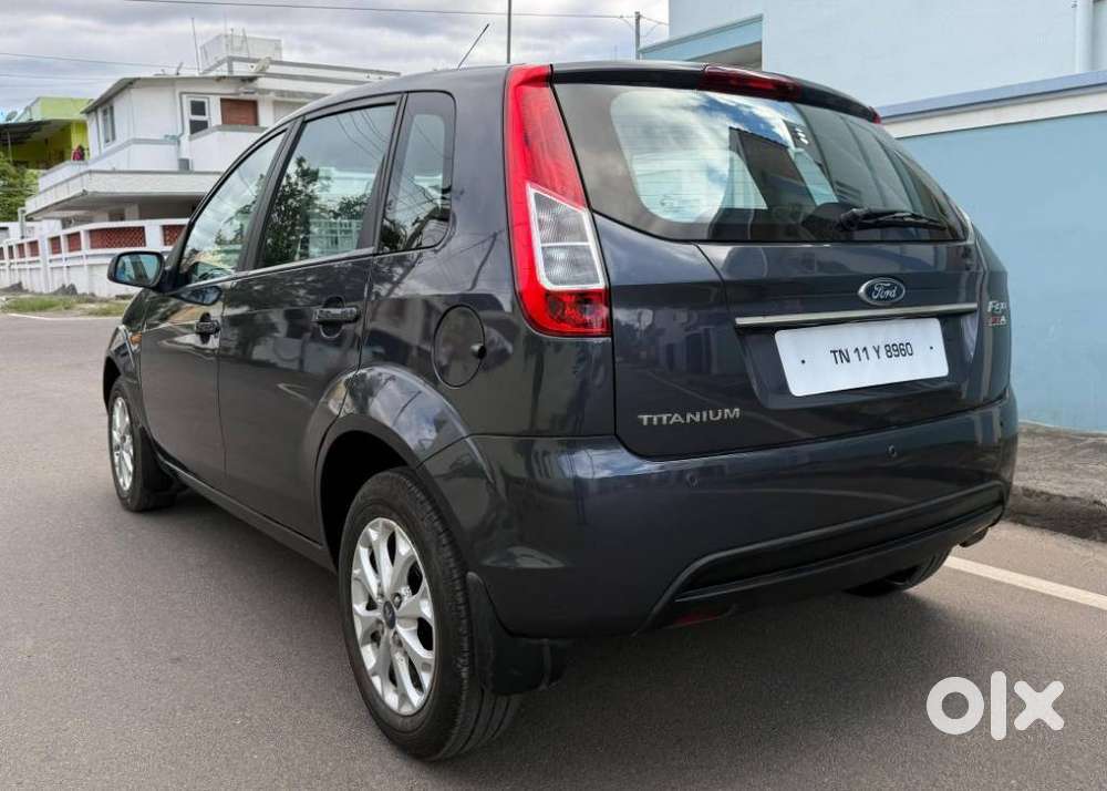 Ford Figo Petrol Titanium, 2013, Petrol