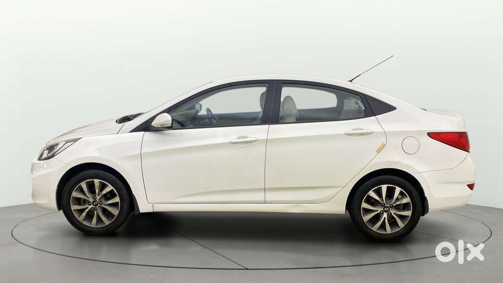 Hyundai Verna Fluidic 1.6 Vtvt Sx, 2013, Petrol