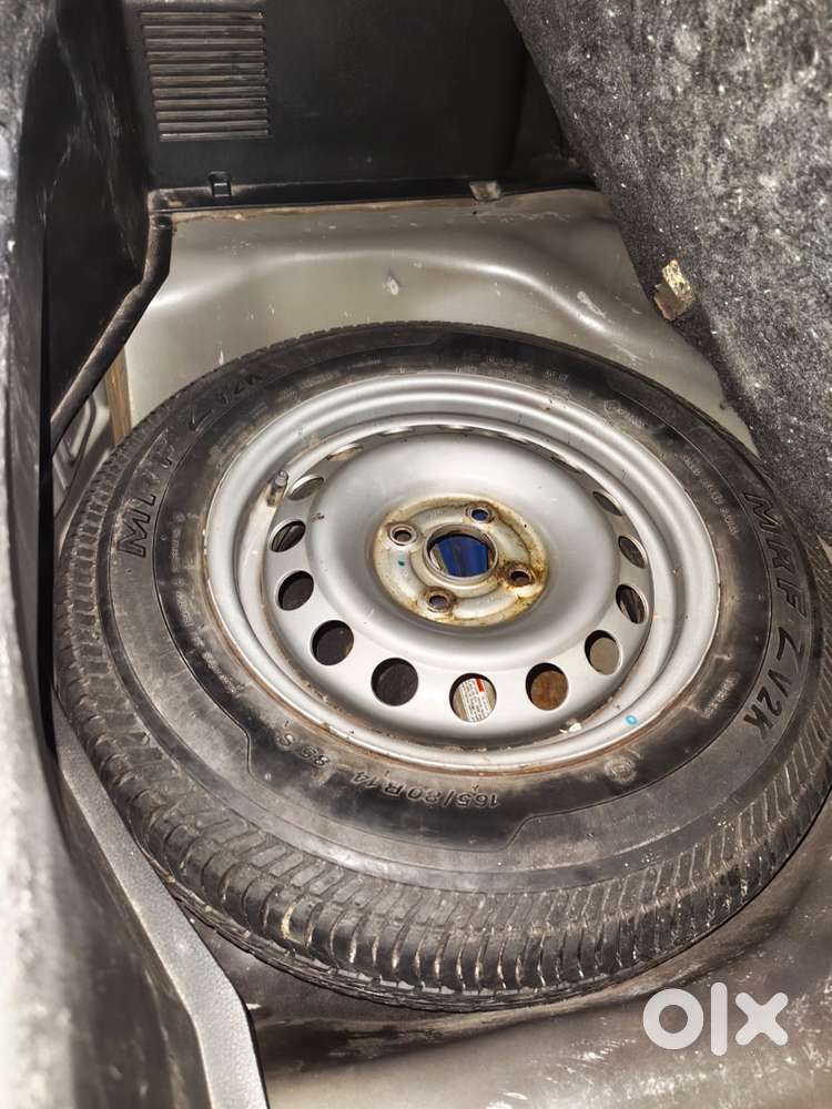 Maruti Suzuki Swift Lxi Option, 2017, Petrol