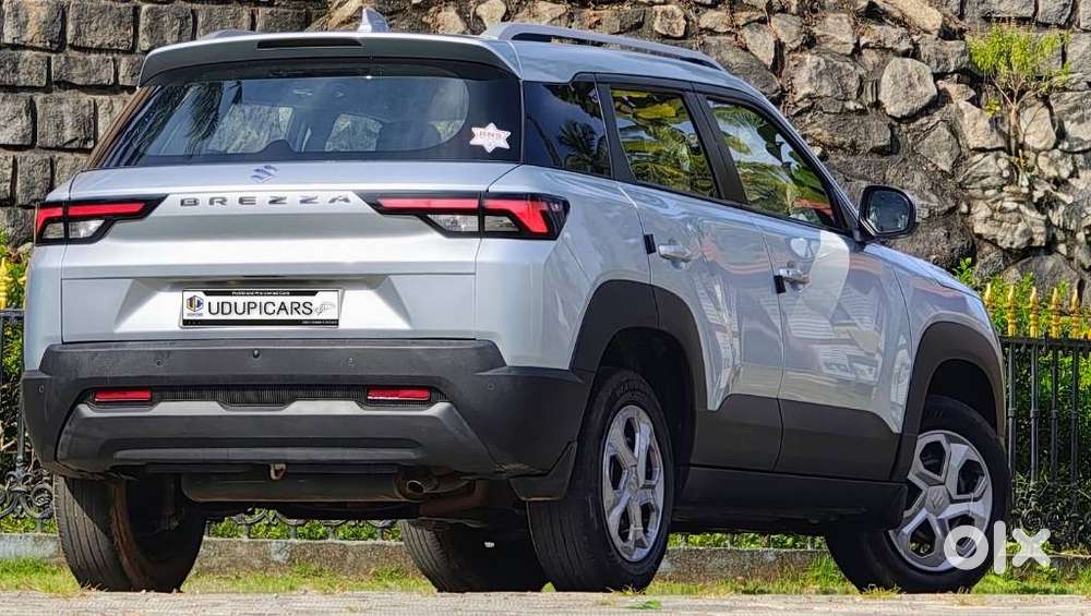 Maruti Suzuki Brezza 1.5 Lxi Smart Hybrid, 2023, Petrol