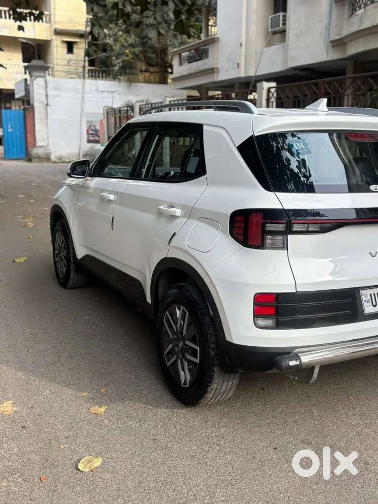 Hyundai Venue 2022 Petrol Well Maintained