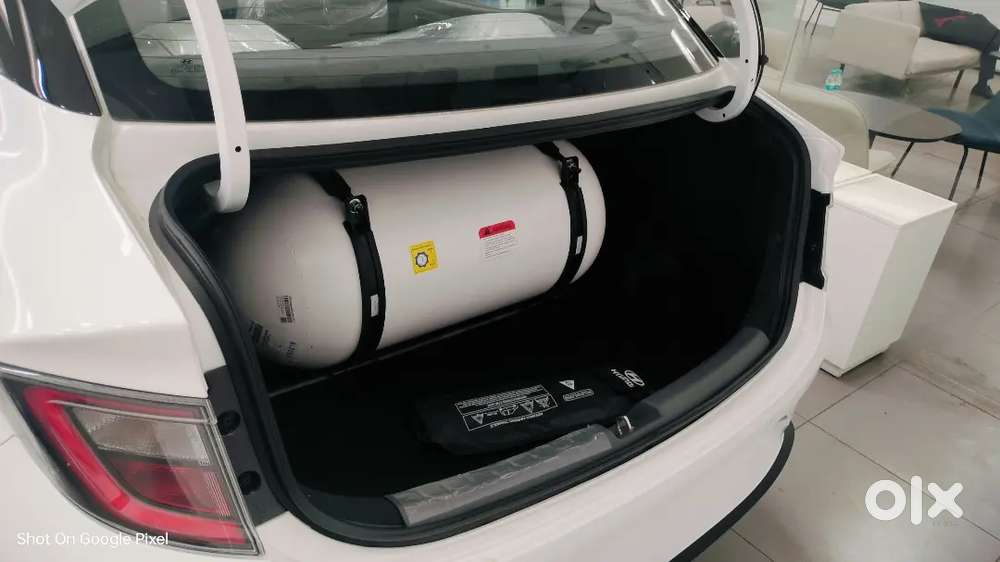 Hyundai Aura 2026 Cng