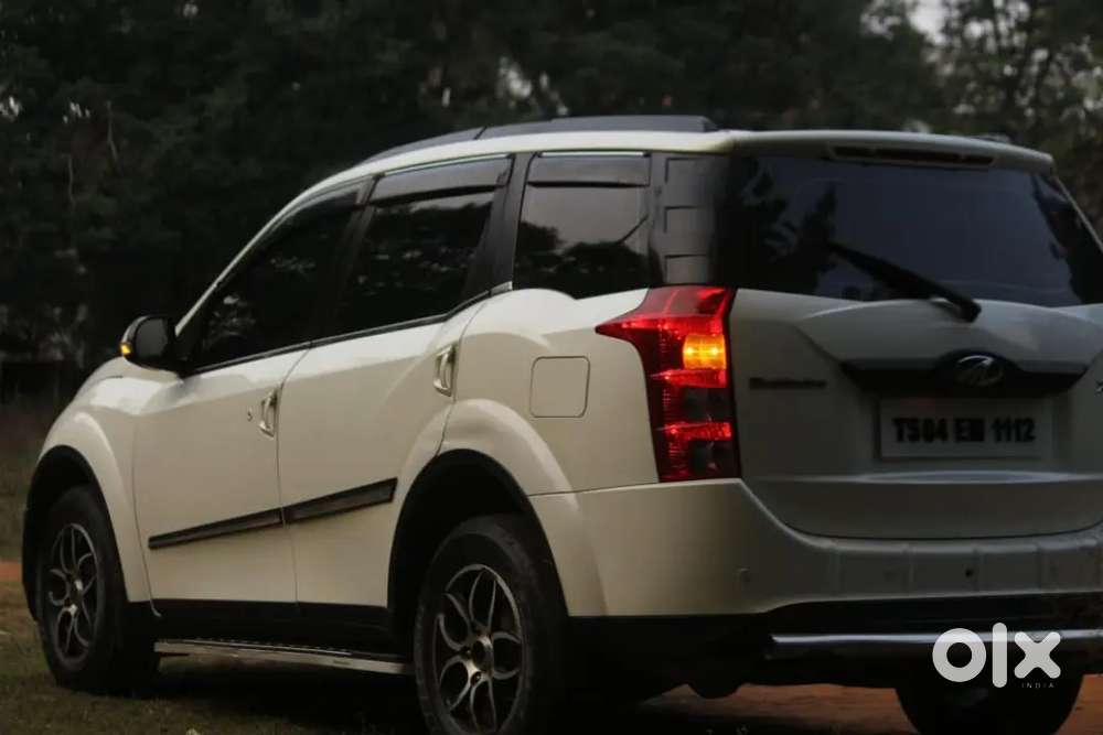 Mahindra Xuv500 2016 Diesel 122123 Km Driven