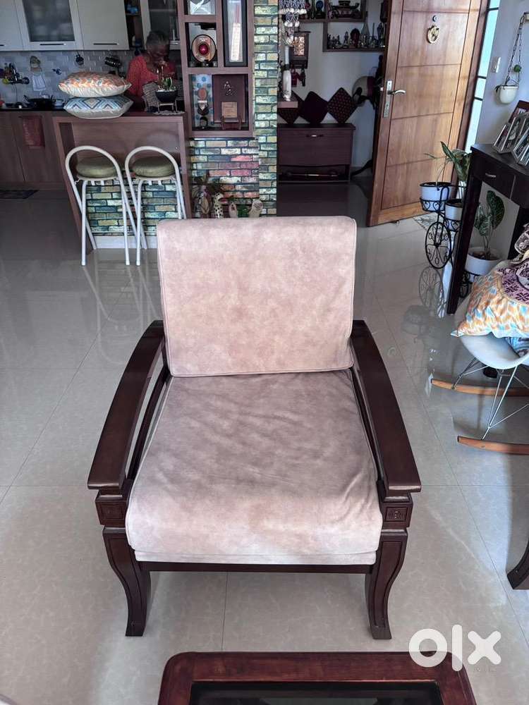 Olx sofa chair discount