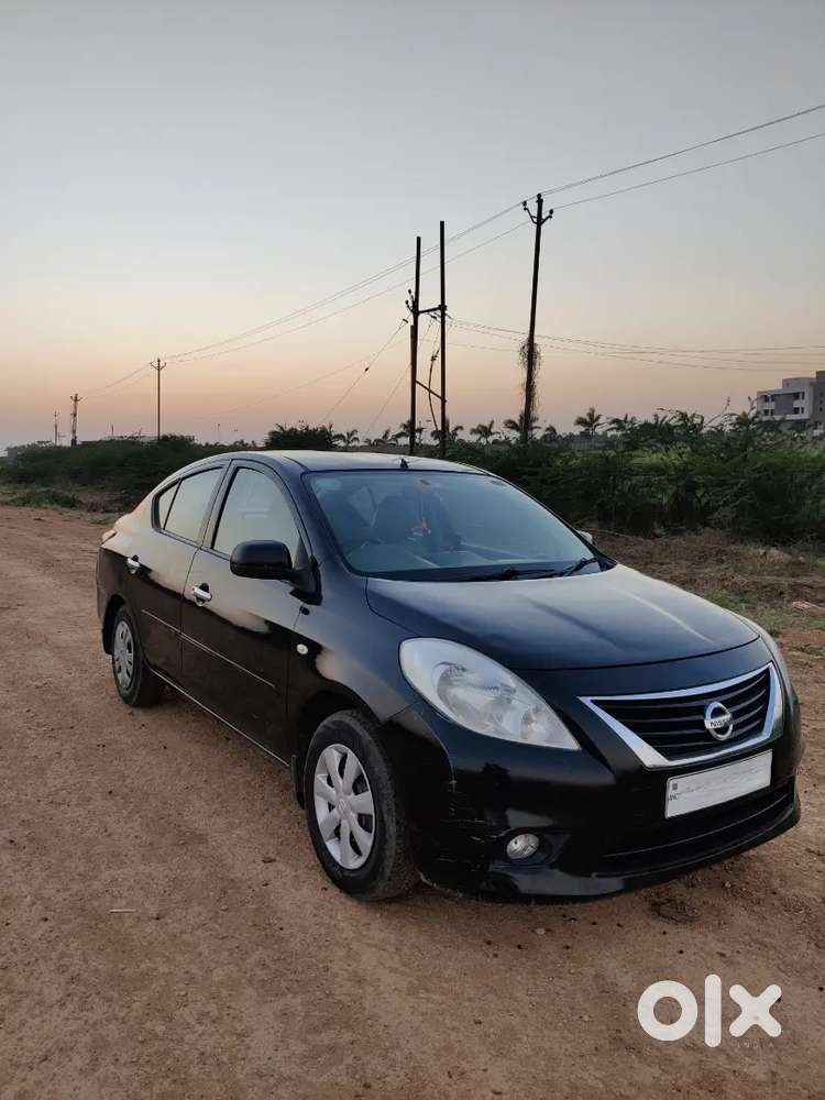 Nissan Sunny 2012